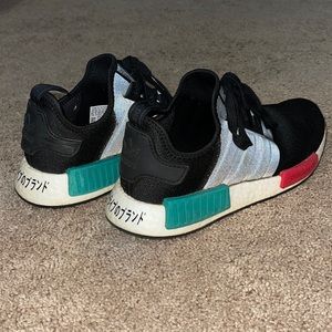 men’s adidas nmd r1 black/red/green